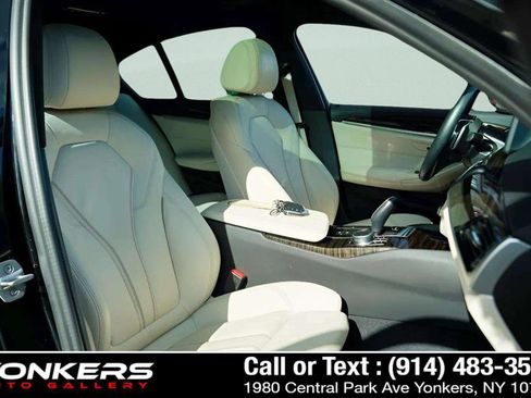 Used 2022 BMW 540i xDrive w/ Premium Package image 33