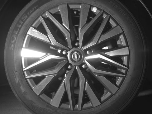 Used 2025 Nissan Altima 2.5 SV FWD image 13