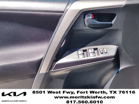 Used 2017 Toyota RAV4 LE FWD image 22