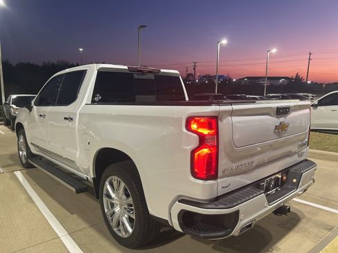 Used 2024 Chevrolet Silverado 1500 High Country w/ High Country Premium Package image 10