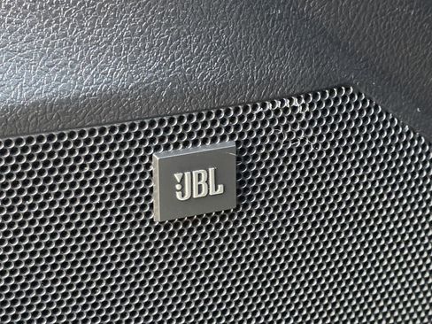 Used 2018 Toyota Avalon Limited image 12