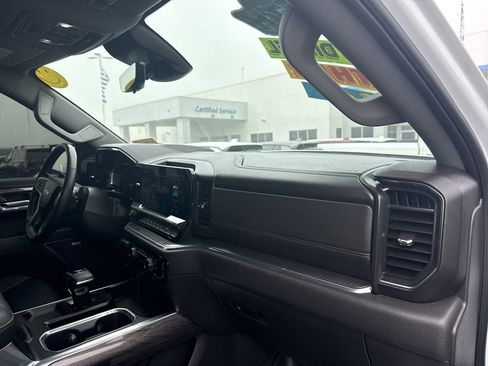 Used 2024 Chevrolet Silverado 1500 LTZ w/ LTZ Premium Package image 29