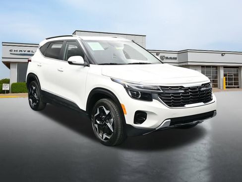 Used 2025 Kia Seltos EX AWD/4WD image 7