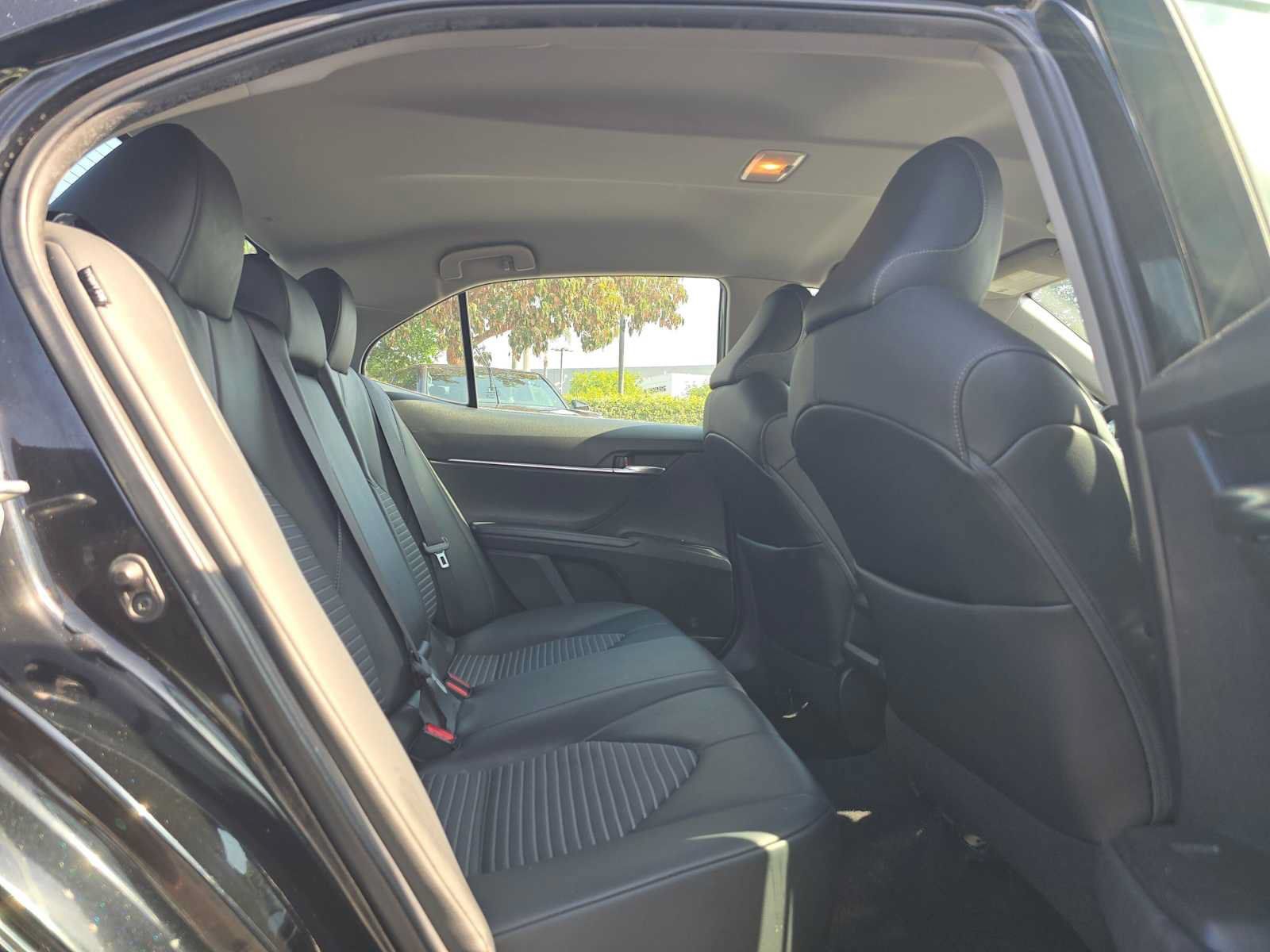 Used 2021 Toyota Camry SE FWD image 12