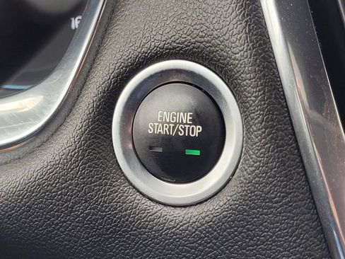 Used 2023 Chevrolet Traverse LT image 40