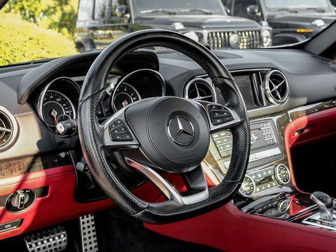 Used 2018 Mercedes-Benz SL 550 image 13