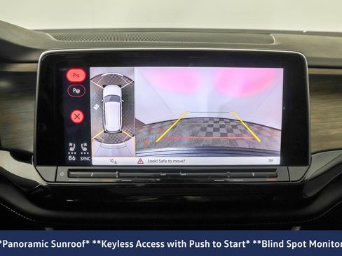 Used 2024 Volkswagen Atlas SEL Premium R-Line image 8