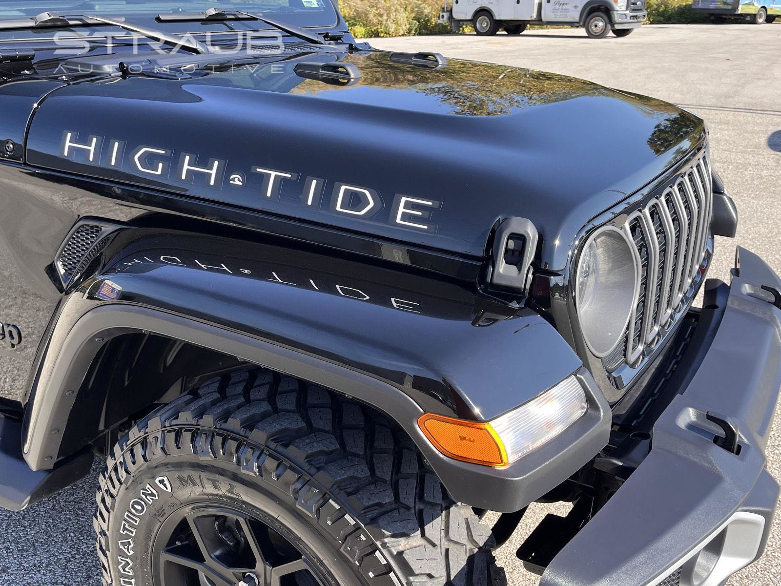 Used 2025 Jeep Gladiator Sport AWD/4WD image 9