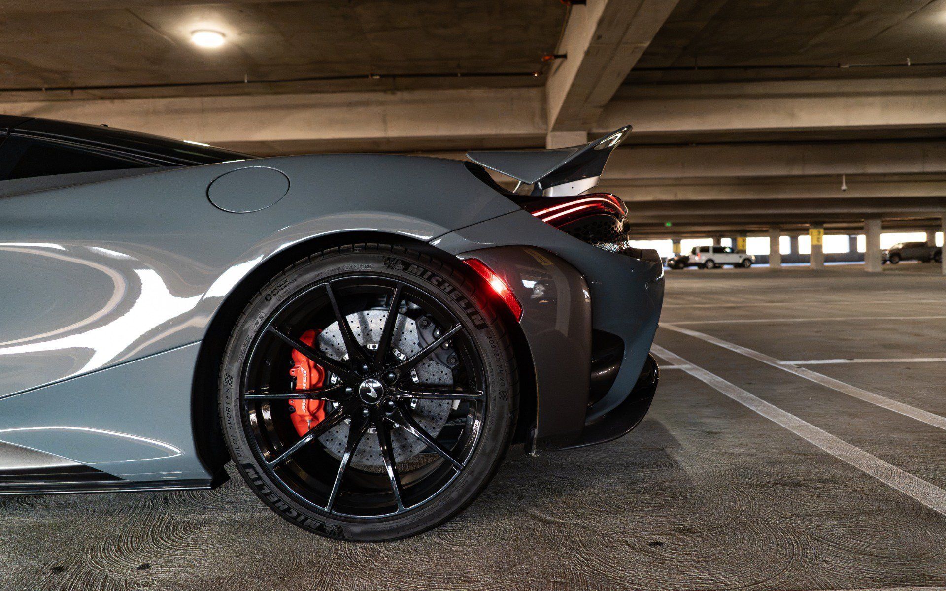 Used 2021 McLaren 765LT RWD image 17