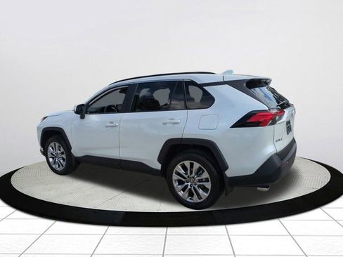 Used 2025 Toyota RAV4 XLE Premium image 5