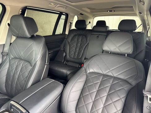 Used 2025 BMW X7 xDrive40i AWD/4WD image 29