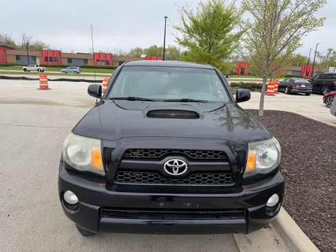 Used 2011 Toyota Tacoma 4x4 Double Cab w/ TRD Sport Pkg image 3