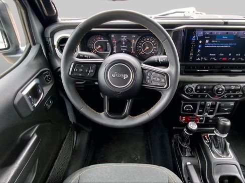 Used 2024 Jeep Gladiator Sport AWD/4WD image 11
