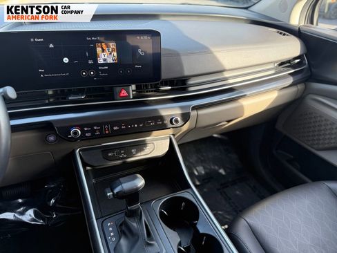 Used 2025 Kia Carnival image 26