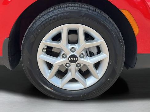 Used 2023 Kia Soul LX w/ LX Technology Package FWD image 30