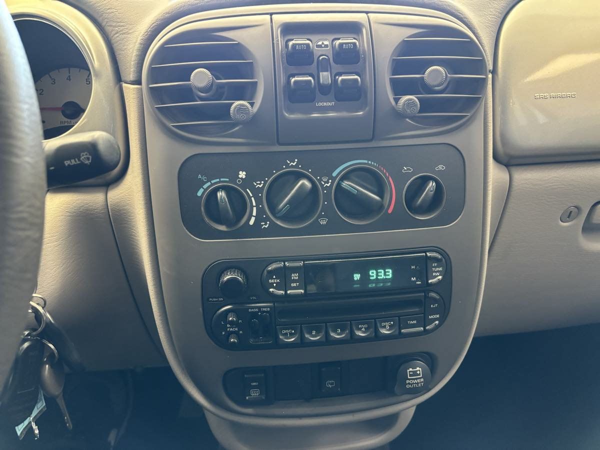 Used 2002 Chrysler PT Cruiser Touring FWD image 15