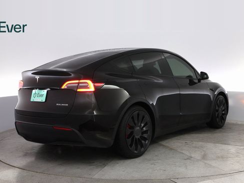 Used 2022 Tesla Model Y Performance image 12