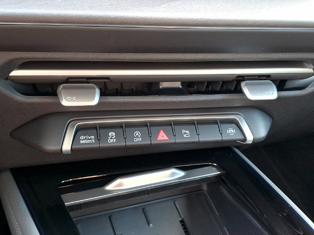 Certified 2026 Audi Q3 quattro 2.0T AWD/4WD image 15