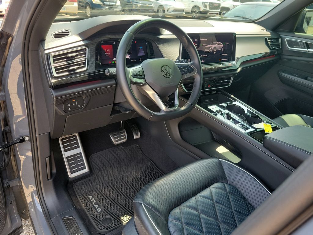 Used 2024 Volkswagen Atlas Cross Sport SEL Premium R-Line AWD/4WD image 18