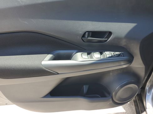 New 2025 Nissan Kicks Play S image 18