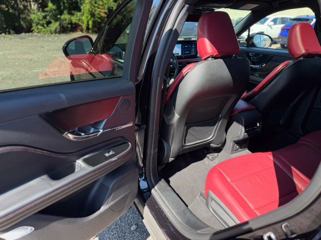 Used 2023 Lincoln Corsair Reserve w/ Equipment Group 201A AWD/4WD image 12