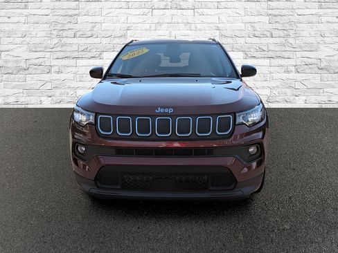Used 2022 Jeep Compass Latitude FWD image 3