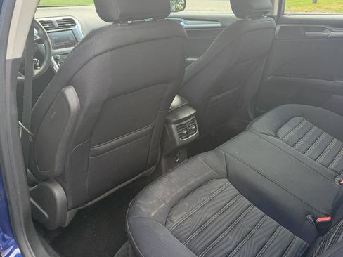 Used 2016 Ford Fusion SE FWD image 11