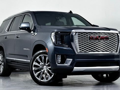 Used 2021 GMC Yukon Denali w/ Denali Premium Package image 2