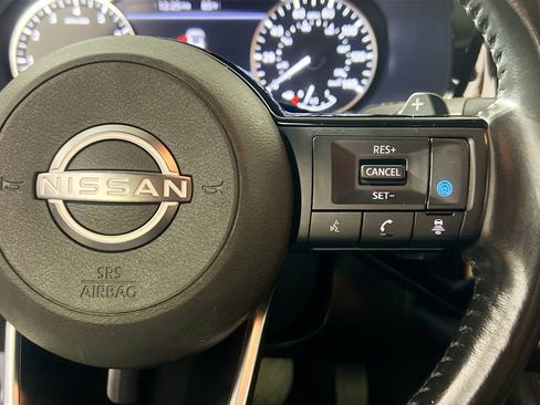 Used 2022 Nissan Pathfinder SV FWD image 19