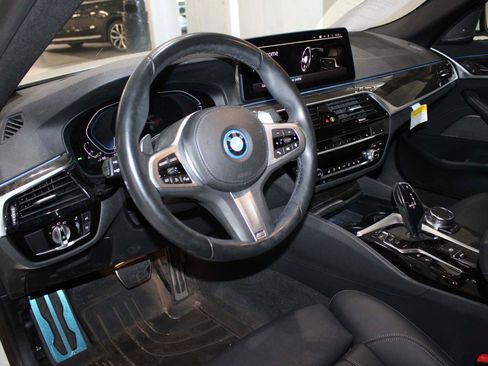Certified 2023 BMW 530e w/ M Sport Package image 9