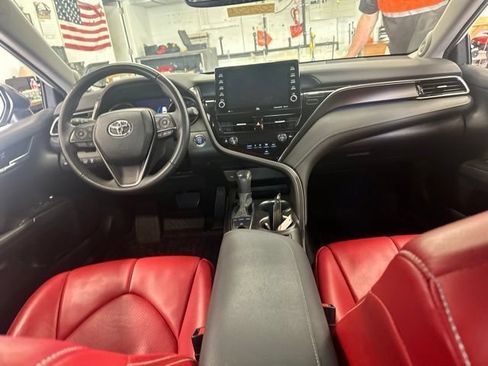 Used 2022 Toyota Camry XSE w/ Navigation Package FWD image 18