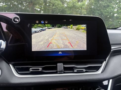 Used 2025 Chevrolet Equinox LT FWD image 19