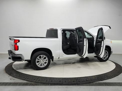 Used 2025 Chevrolet Silverado 1500 LTZ AWD/4WD image 15