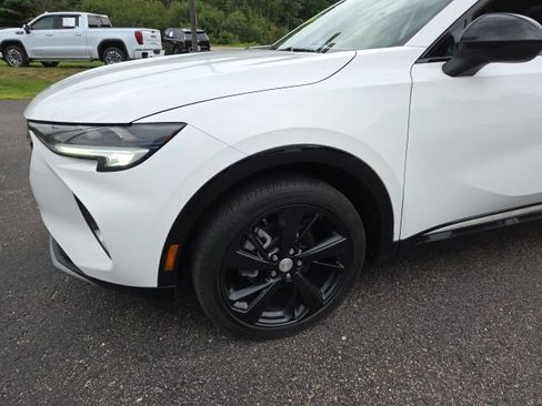 Used 2021 Buick Envision Essence w/ Sport Touring Package AWD/4WD image 14