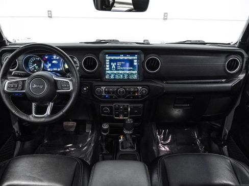 Used 2022 Jeep Wrangler Unlimited Sahara w/ Cold Weather Group image 20