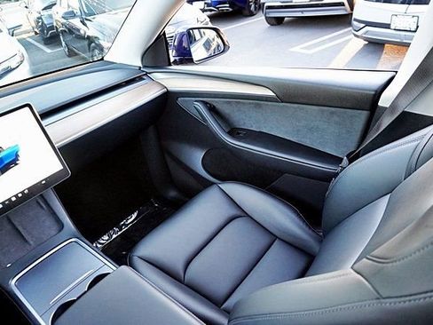 Used 2023 Tesla Model Y Long Range image 24