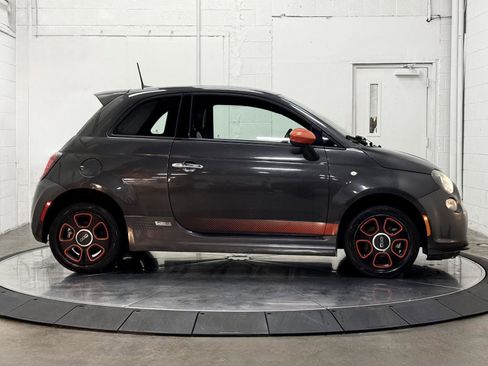 Used 2016 FIAT 500 e w/ Esport Package image 9