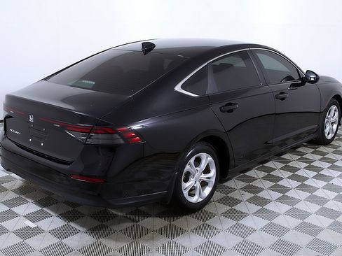 Used 2023 Honda Accord LX image 7