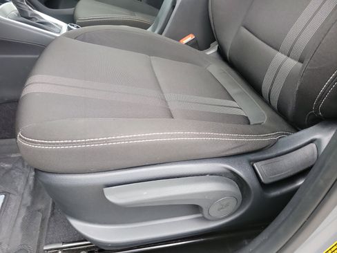 Used 2023 Hyundai Venue SEL image 14