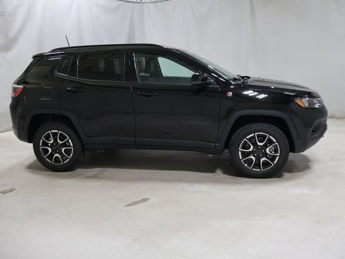 New 2026 Jeep Compass Trailhawk AWD/4WD image 8