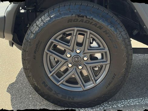 Used 2024 Jeep Wrangler Unlimited Sport AWD/4WD image 12
