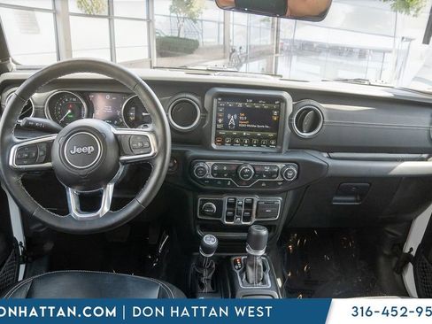 Used 2023 Jeep Wrangler Unlimited Sahara w/ Cold Weather Group AWD/4WD image 4