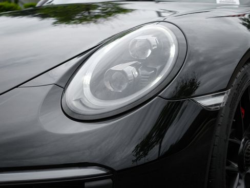 Used 2019 Porsche 911 Carrera GTS RWD image 6