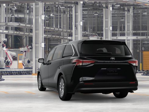 New 2026 Toyota Sienna LE AWD/4WD image 7