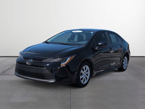Certified 2025 Toyota Corolla LE FWD image 2