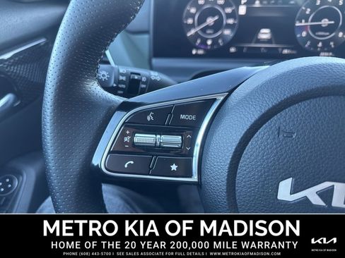 Used 2024 Kia Seltos SX w/ SX Sunroof Package image 18