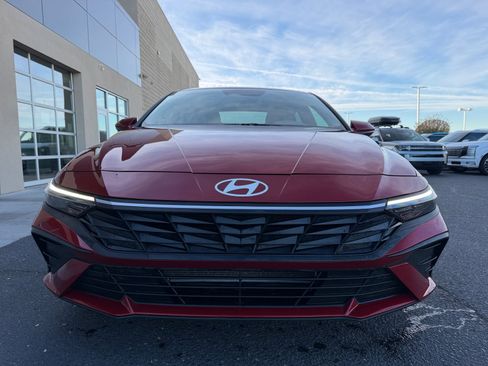 Certified 2025 Hyundai Elantra SE w/ Cargo Package image 22