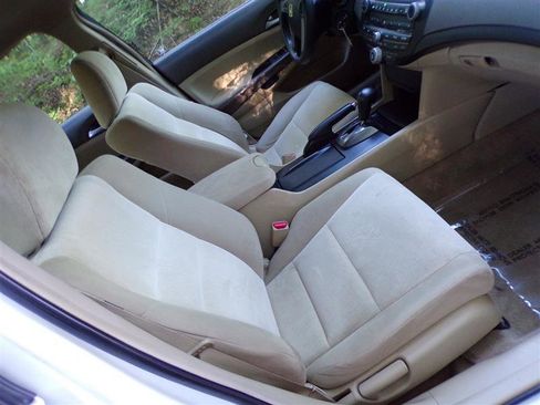 Used 2009 Honda Accord LX-P image 17