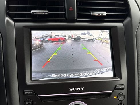 Used 2020 Ford Fusion Energi Titanium FWD image 27