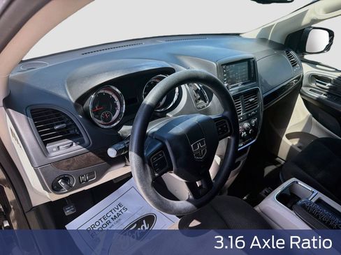 Used 2018 Dodge Grand Caravan SE w/ UConnect Hands-Free Group FWD image 13